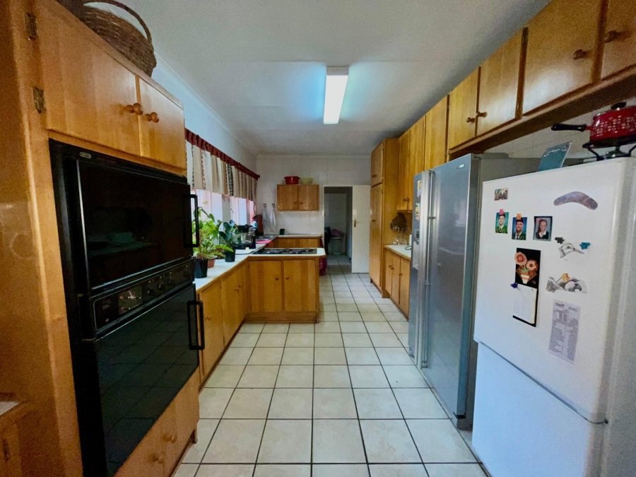 5 Bedroom Property for Sale in Protea Park North West